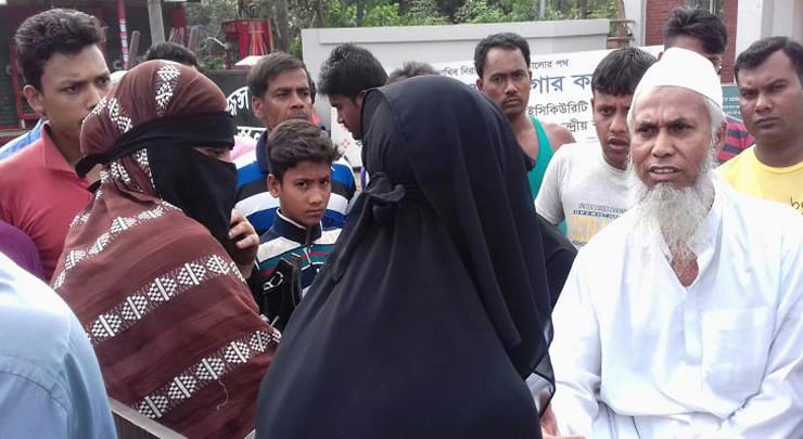 মুফতি হান্নানের সঙ্গে দেখা করলেন চার স্বজন মুফতি হান্নানের সঙ্গে দেখা করলেন চার স্বজন