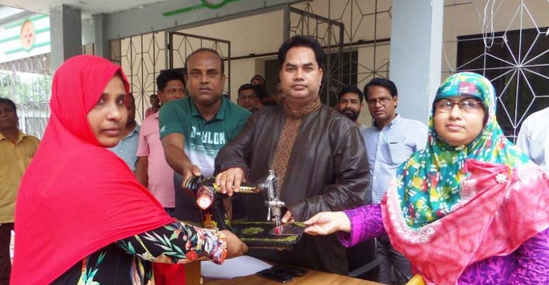 মুক্তাগাছায় সেলাই মেশিন বিতরণ মুক্তাগাছায় সেলাই মেশিন বিতরণ