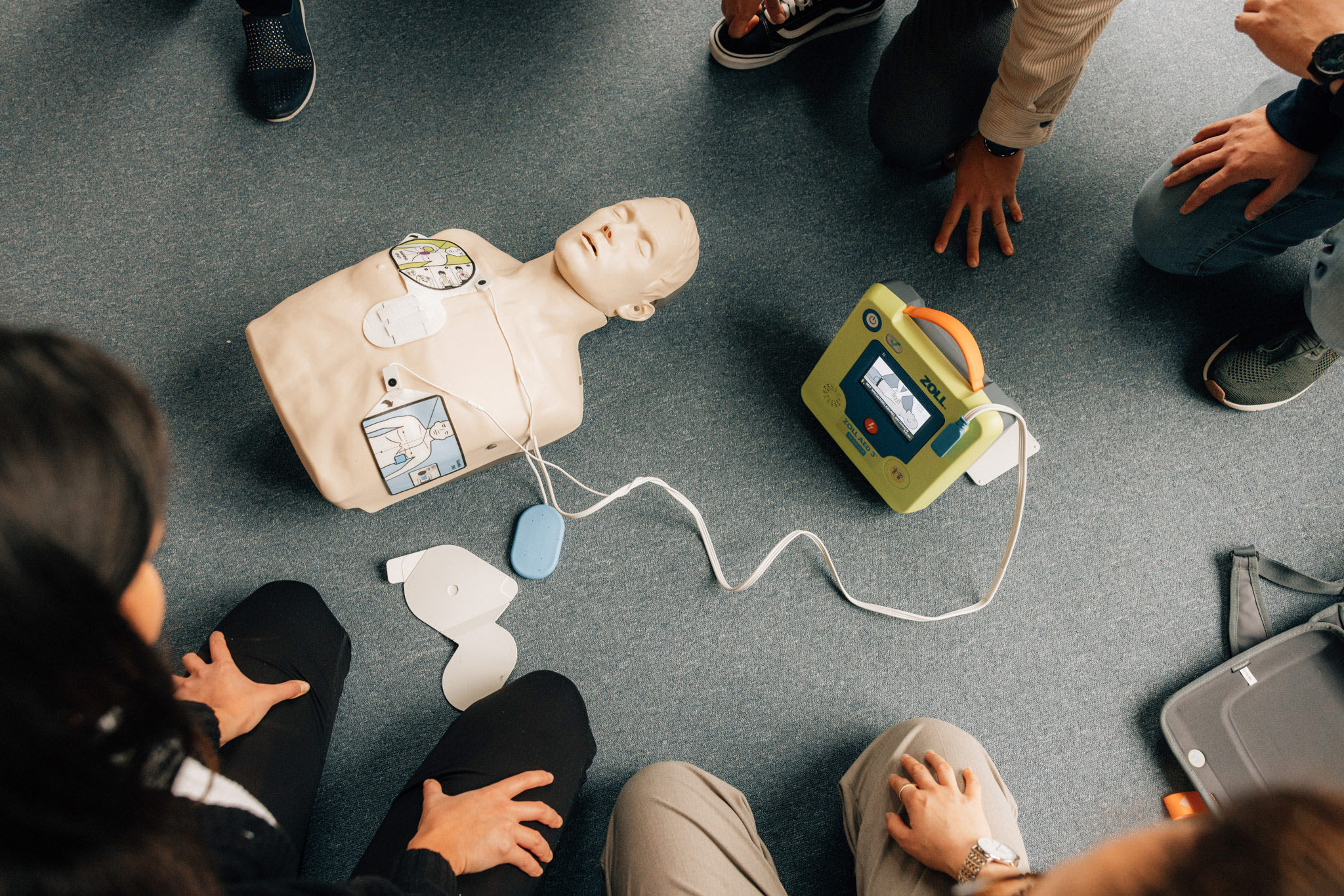 BLS und AED (Defibrillator) Kurs