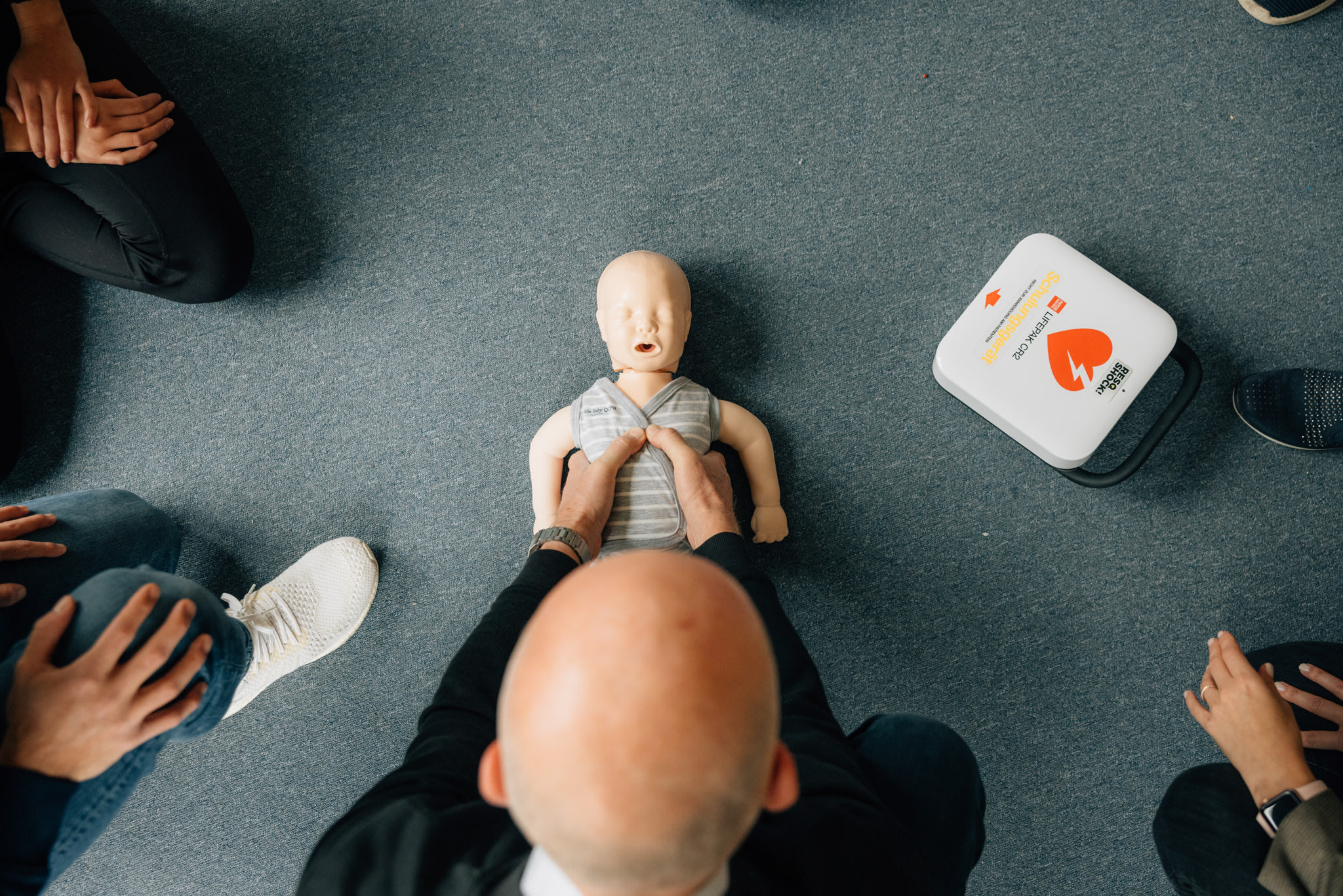  Erste Hilfe Kurse für Kitas / Betreuungspersonen Illustration 