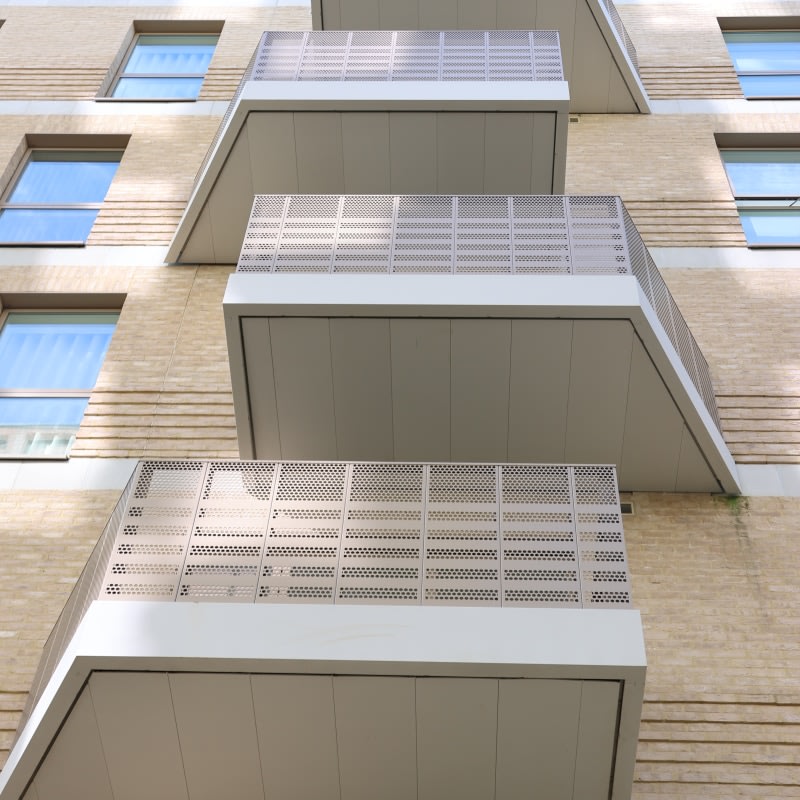 Huntley-Wharf-Reading-Asymmetrical-Balconies_Square