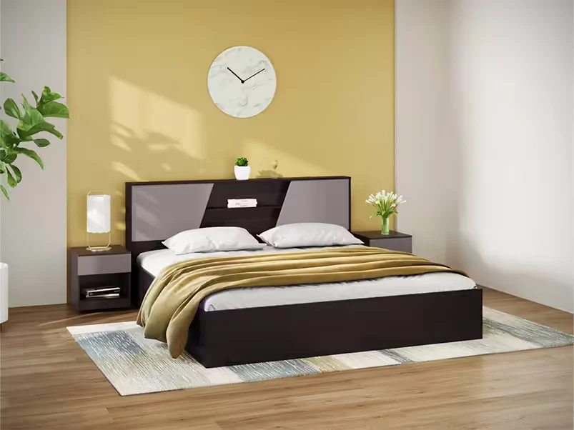 Double Bed with box (6 x 6) on rent.