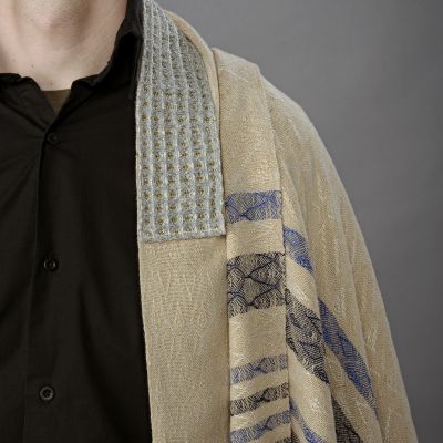 A metallic atarah inspired by Shapanyer Arbet