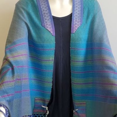 Many colors blend to create iridescence