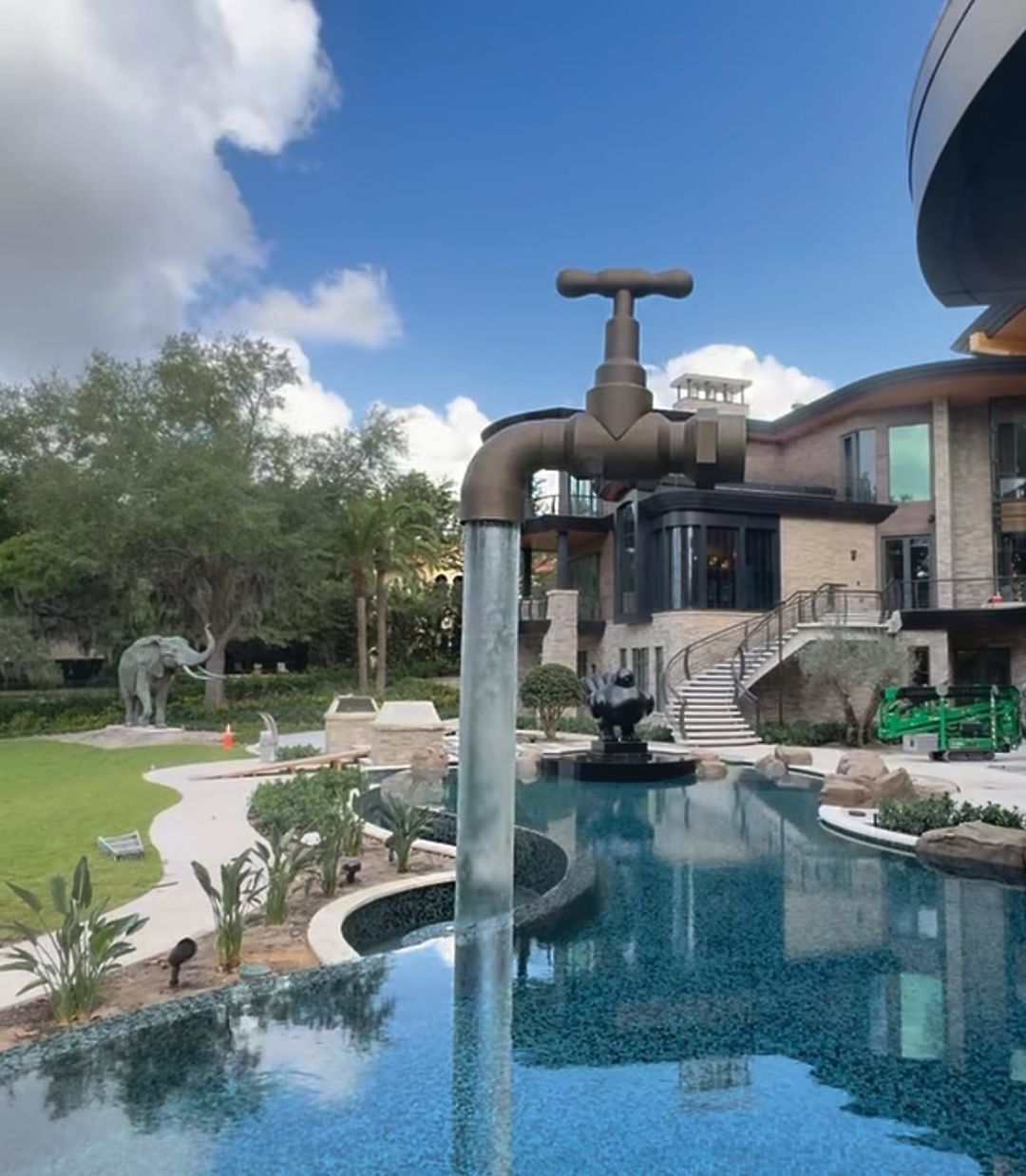 An enormous water fountain.