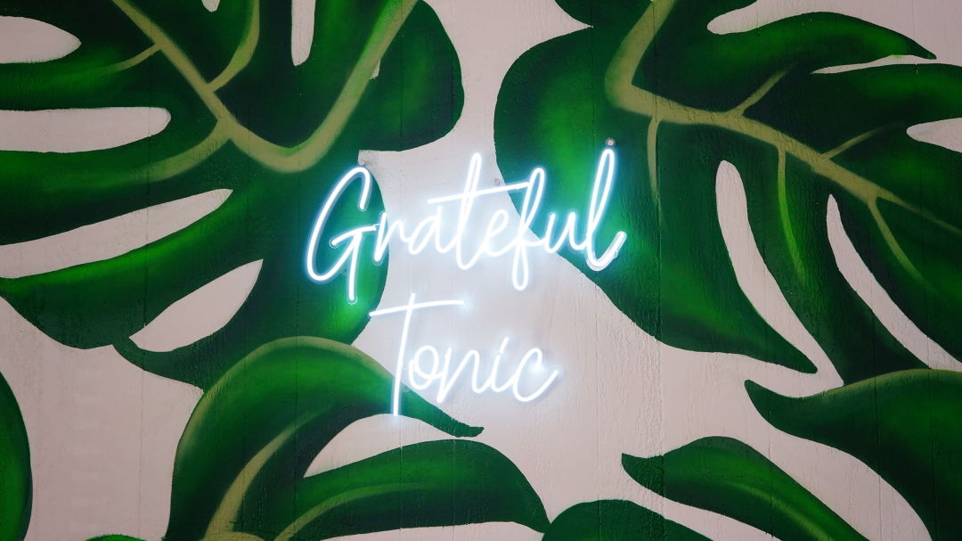 Grateful Tonic's walls are decorated in murals painted by a local artist named Swirly.