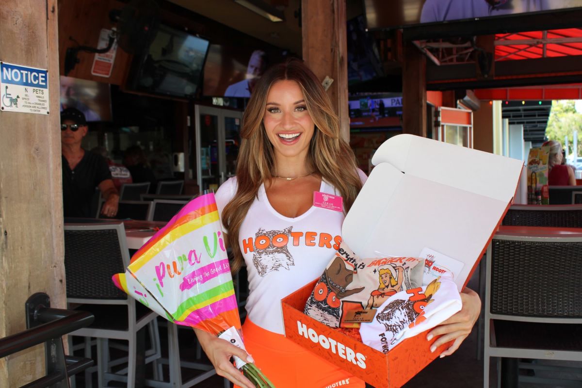 Sarasota Hooters Employee Sarah Magda Will Compete in the Hooters