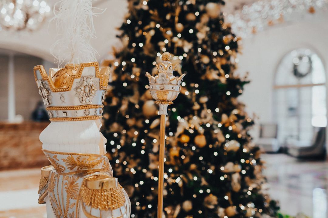'Tis the season for gorging on caviar at The Ritz-Carlton's grand buffets.