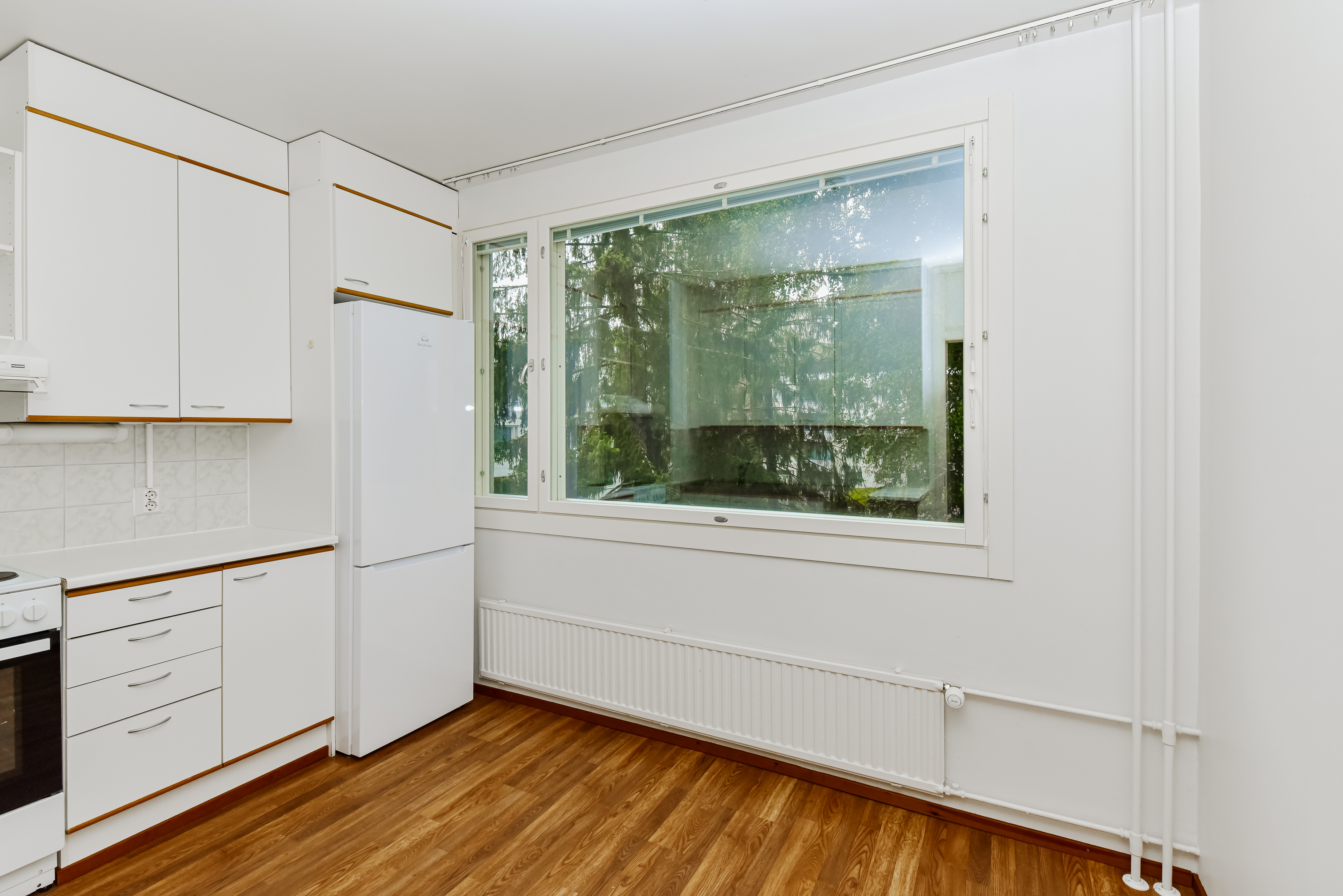 Spacious 1 br rental home in leafy Laajalahti 4