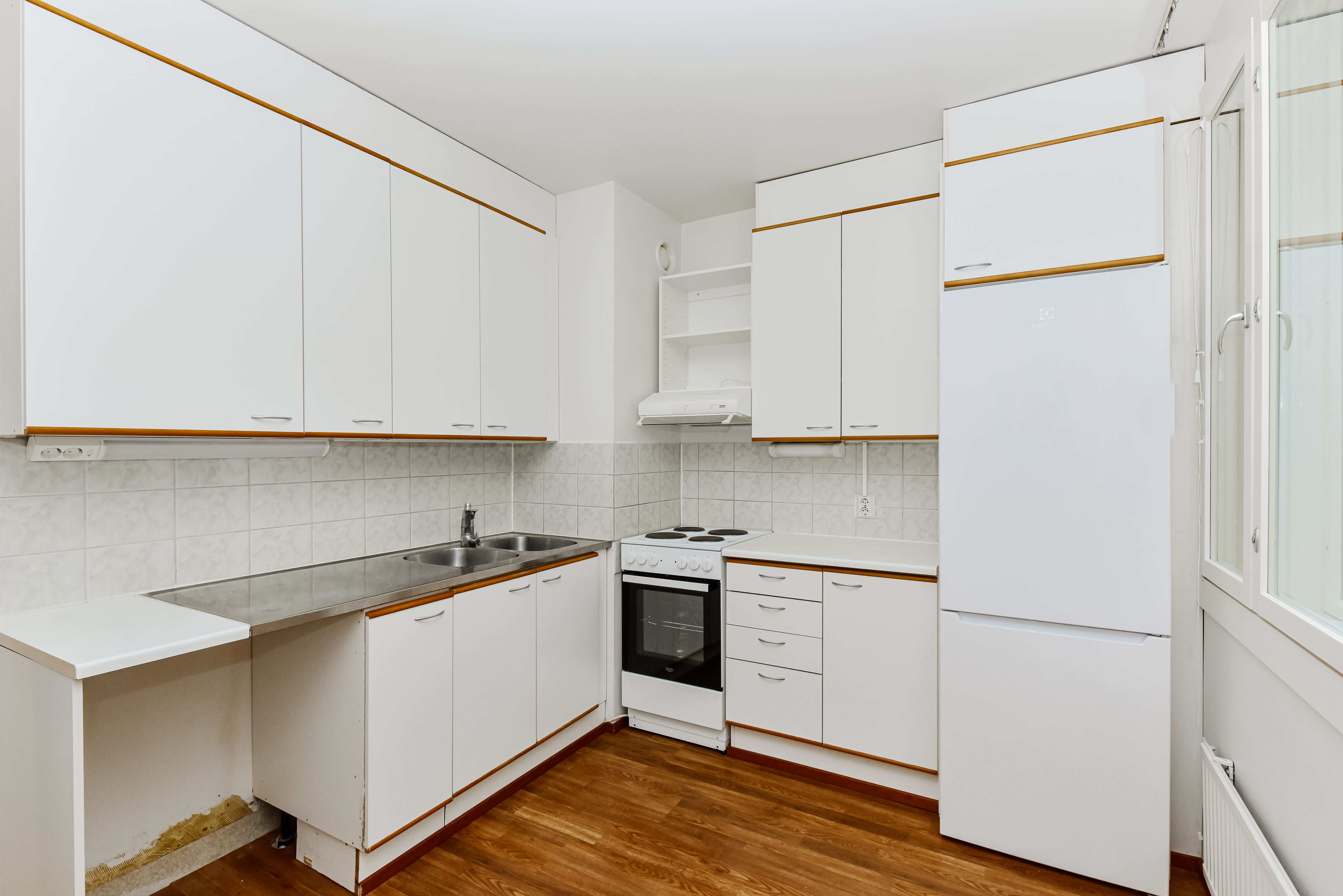 Spacious 1 br rental home in leafy Laajalahti 5