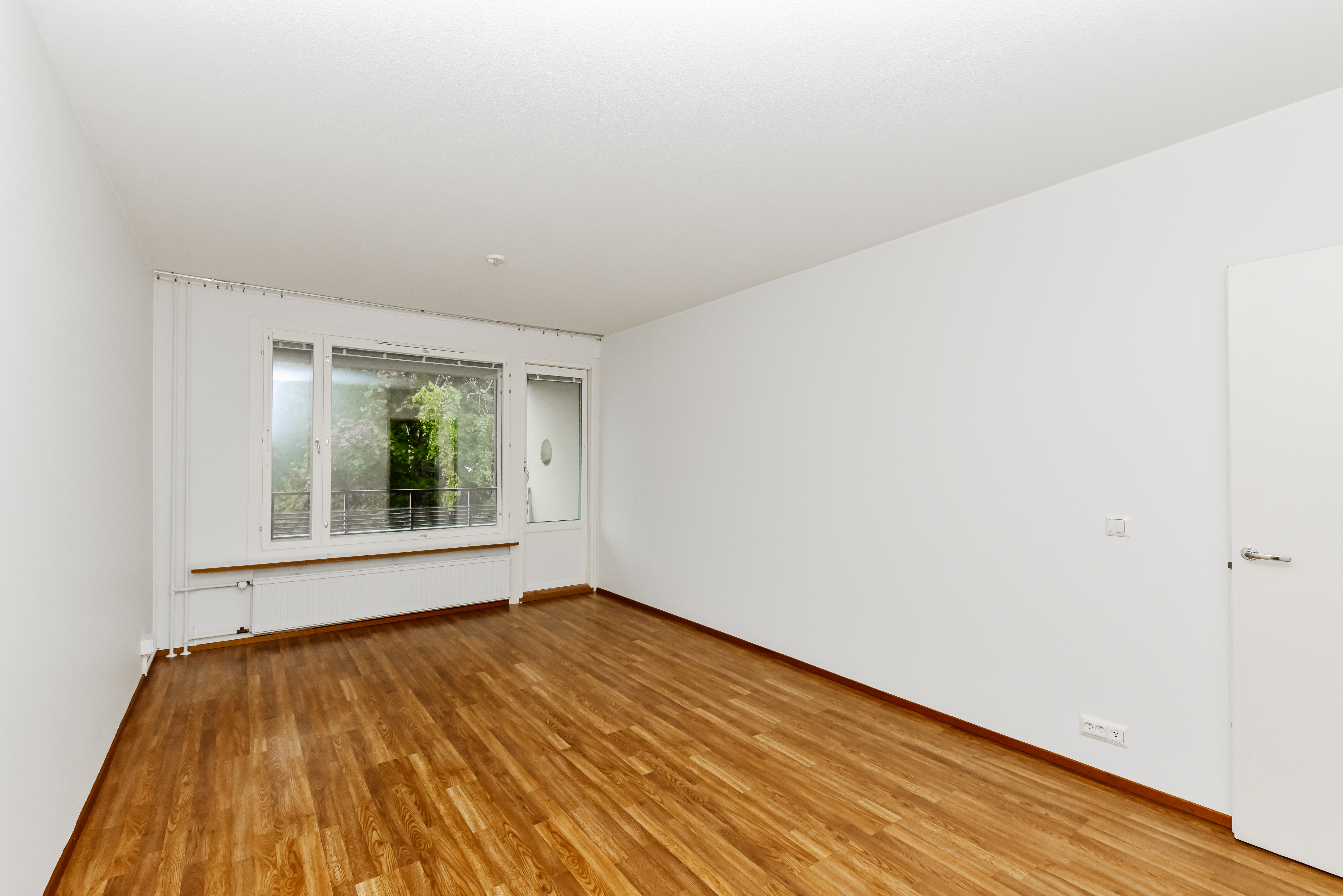 Spacious 1 br rental home in leafy Laajalahti 1