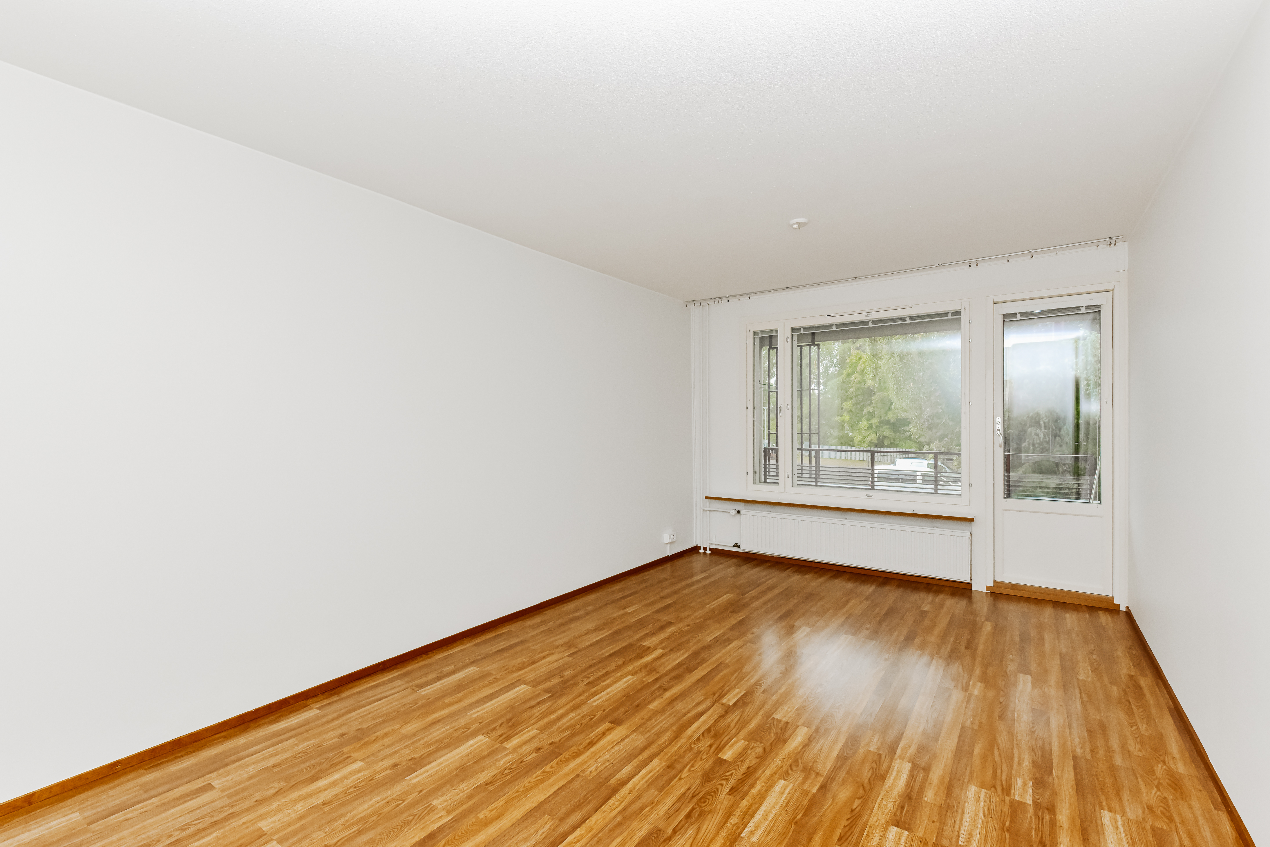 Spacious 1 br rental home in leafy Laajalahti 2