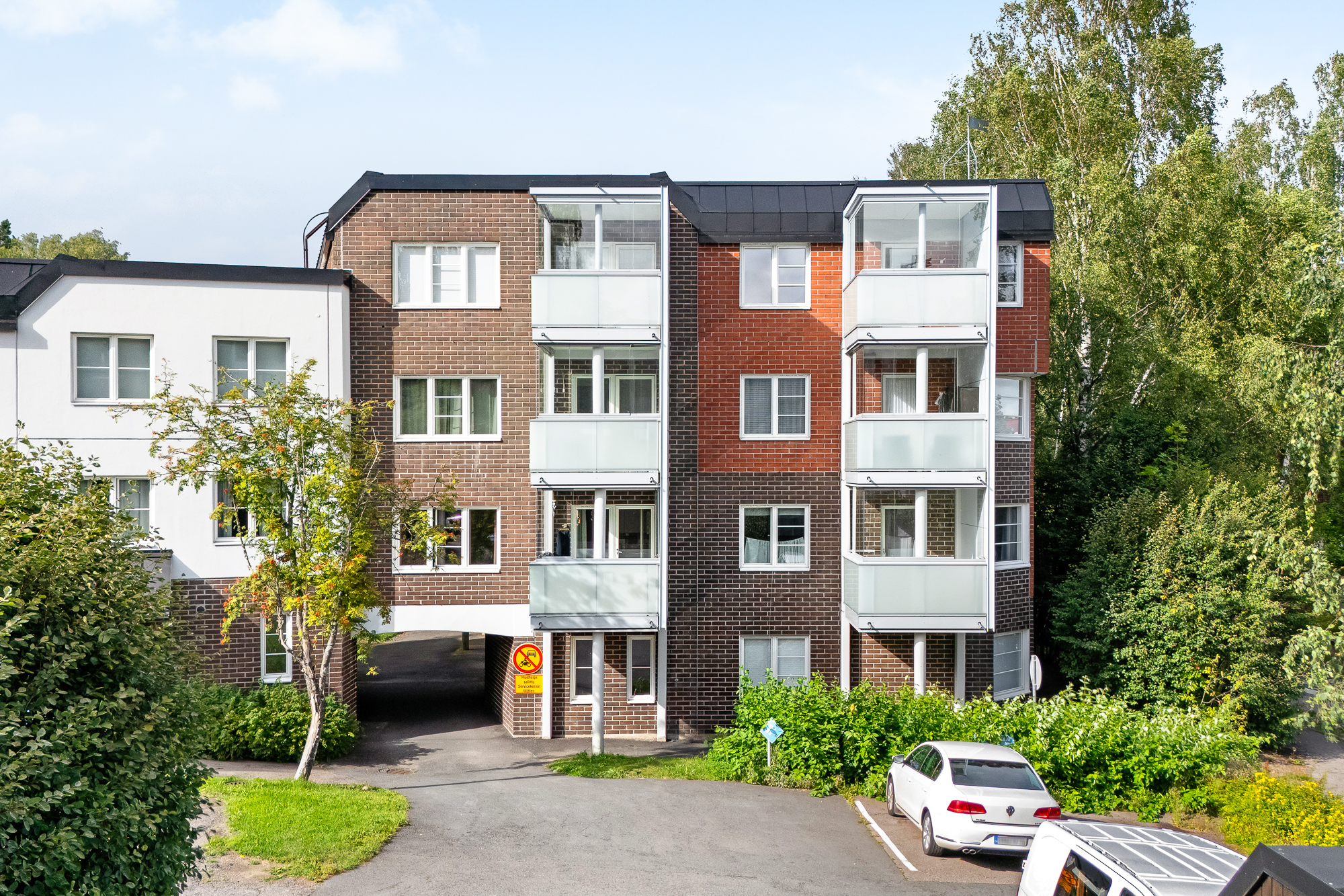Top floor 2br home in Malminkartano 4