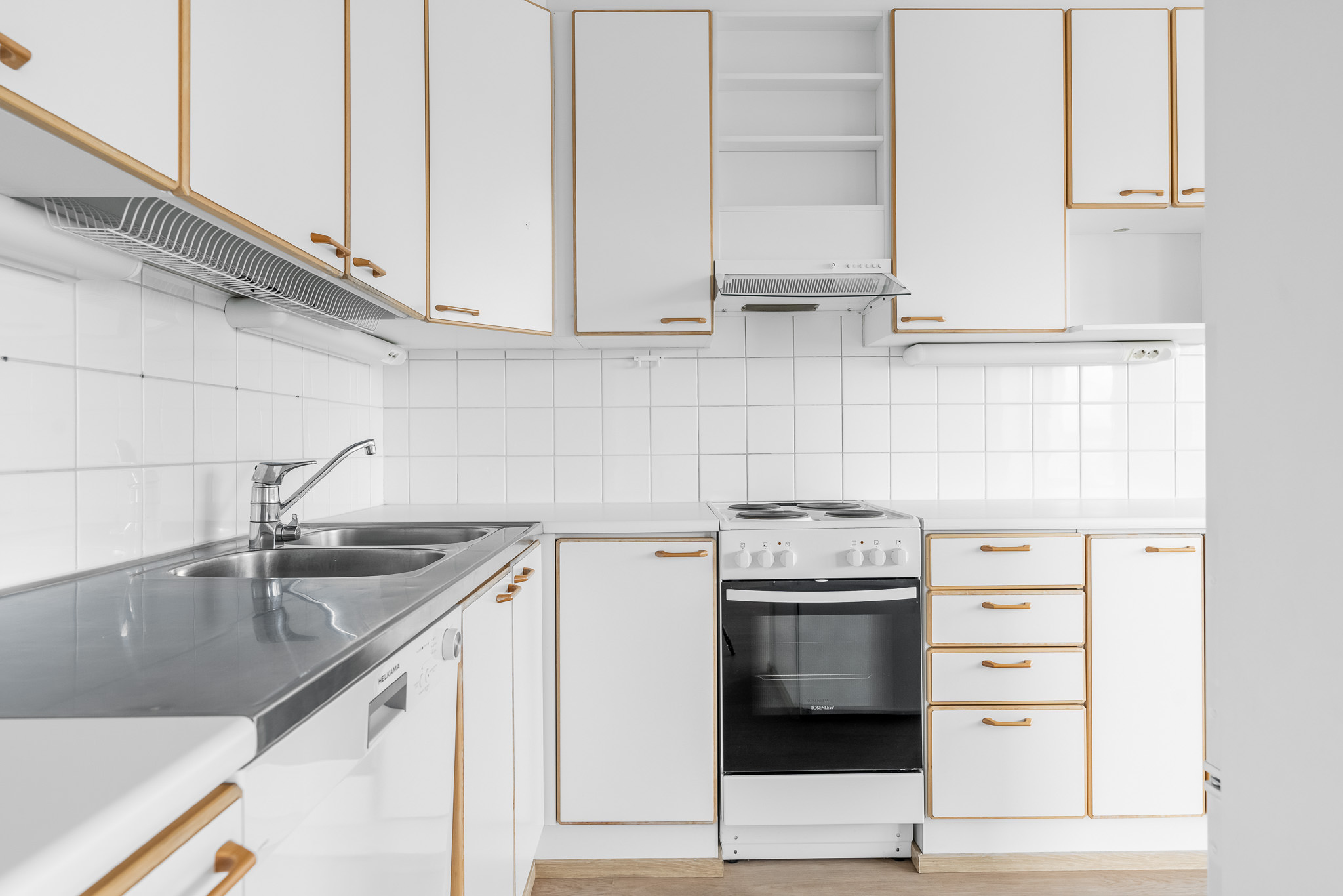 Bright apartments close to amenities 5
