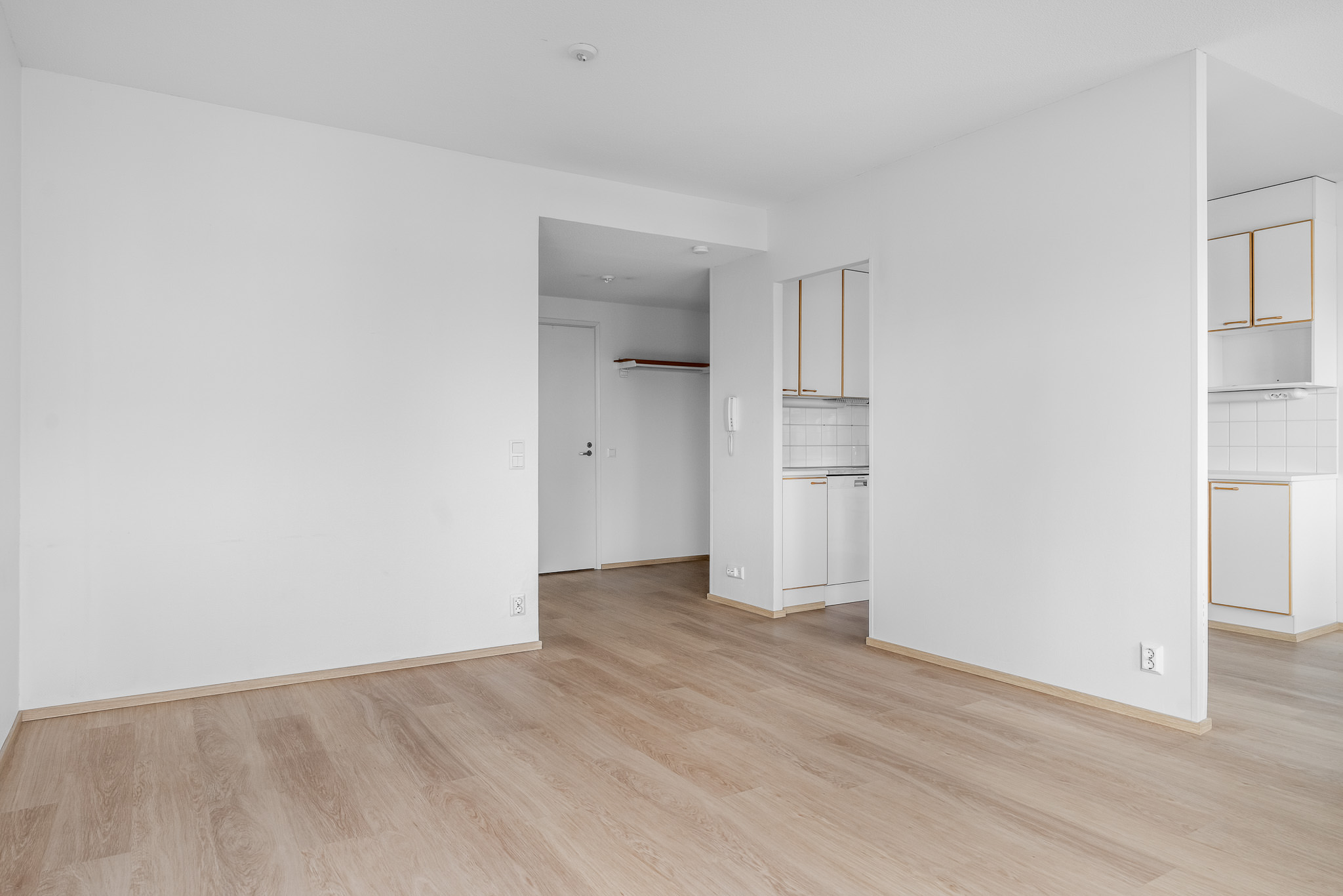 Bright apartments close to amenities 2