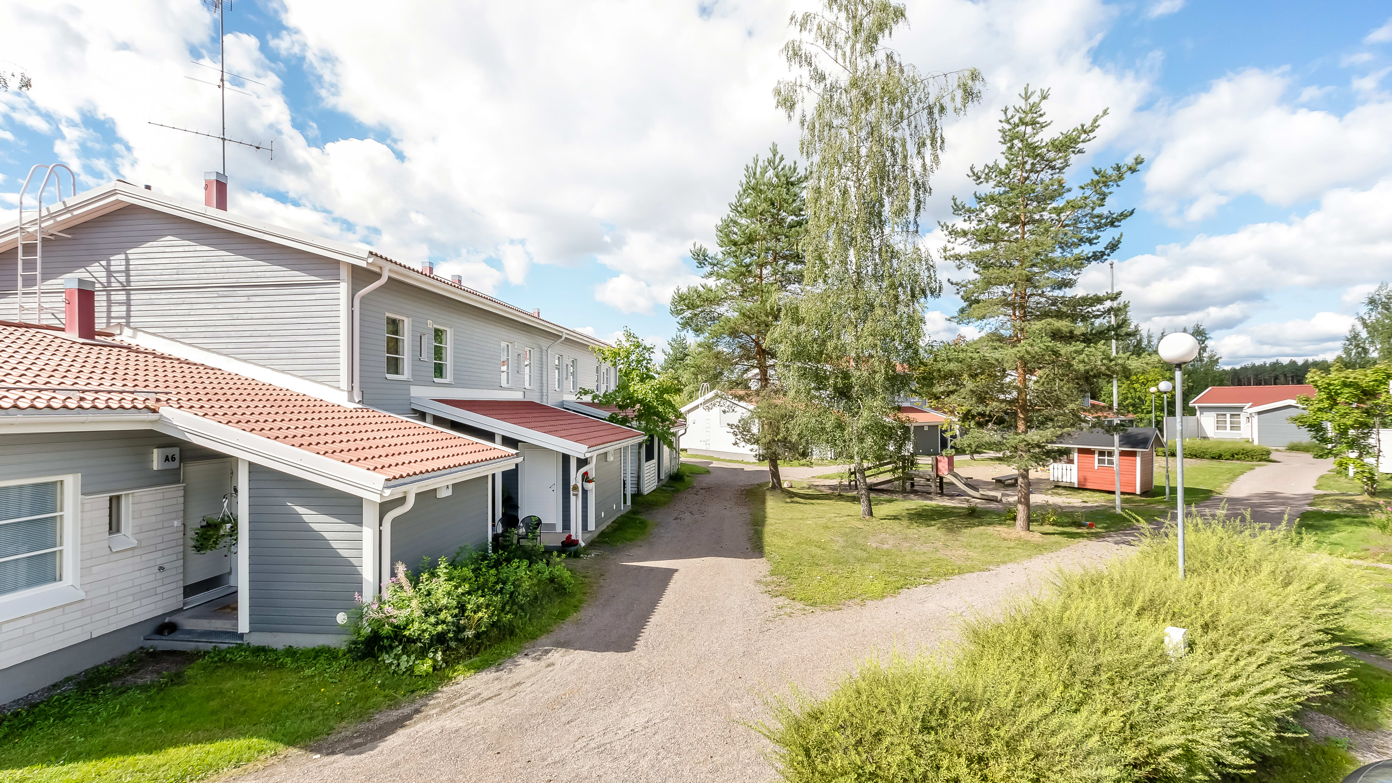 Nurmijärvi, Hyvinkäänkylä, Kylänpäänkaari 12