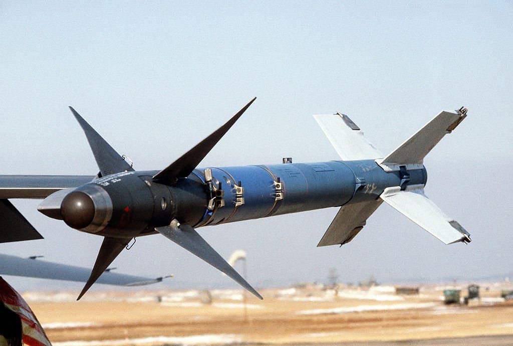 Sidewinder Fired from F-16 Missed the Target on the First Attempt