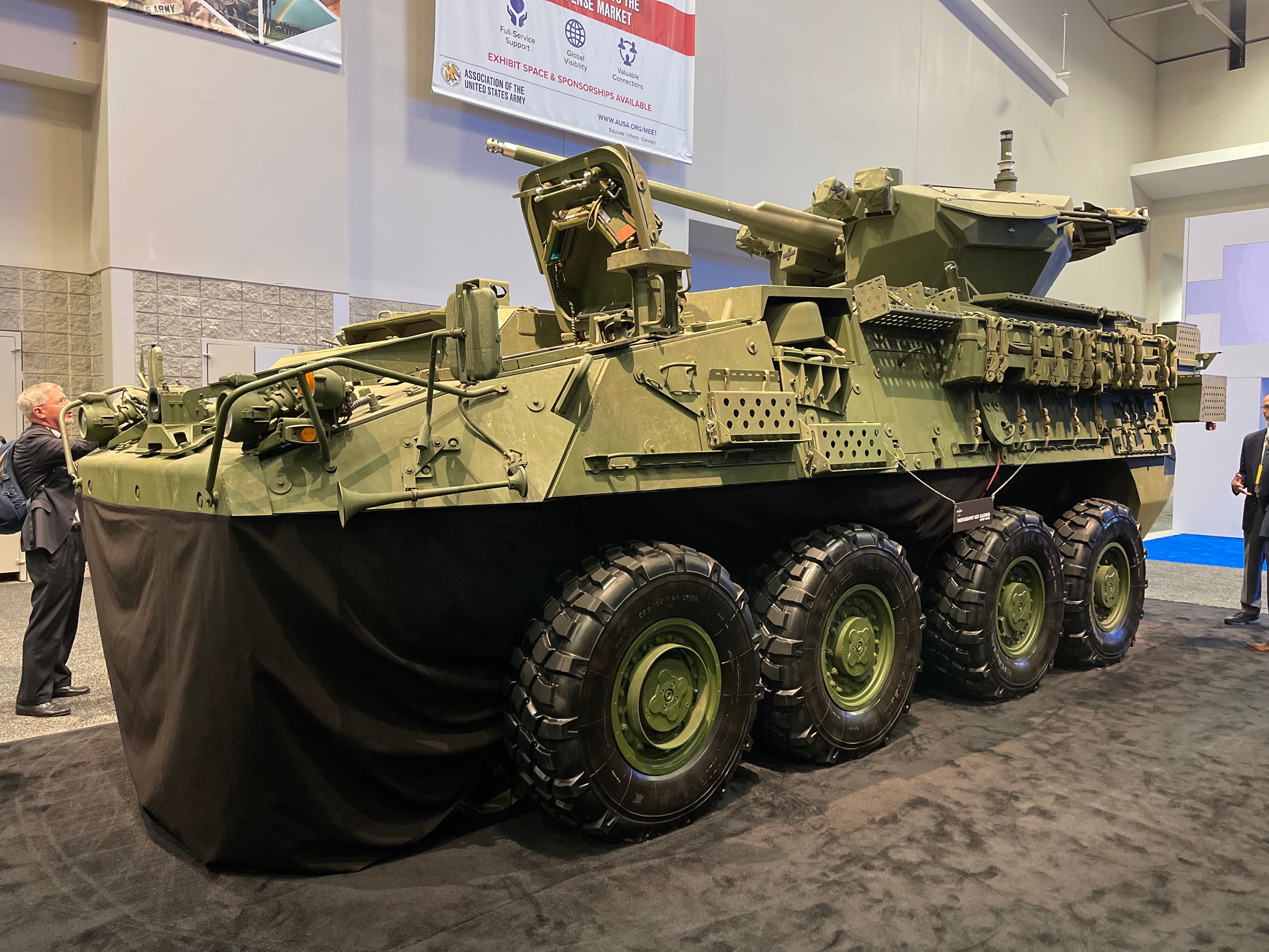 Oshkosh Displays JLTV and MCWS at AUSA