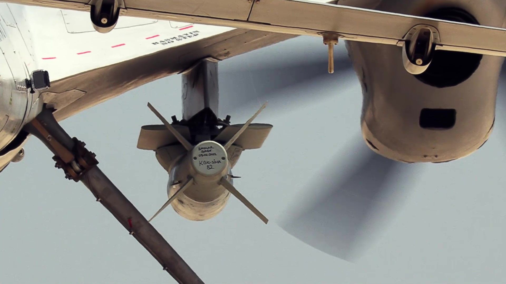 Akıncı AUAV Completed the First Release Test with KGK-SİHA-82