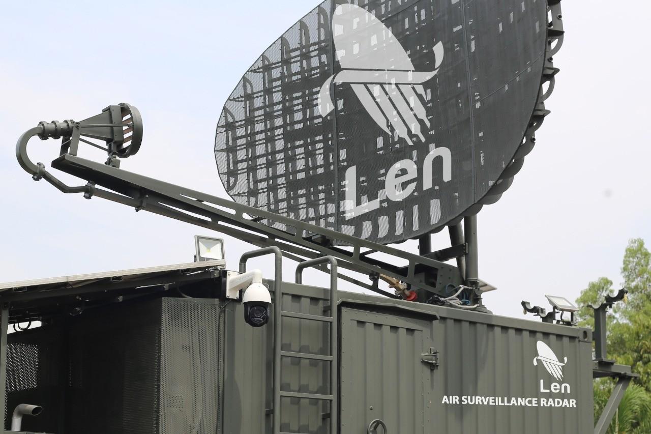 PT Len and Thales sign cooperation to prepare 13 GCI Radars