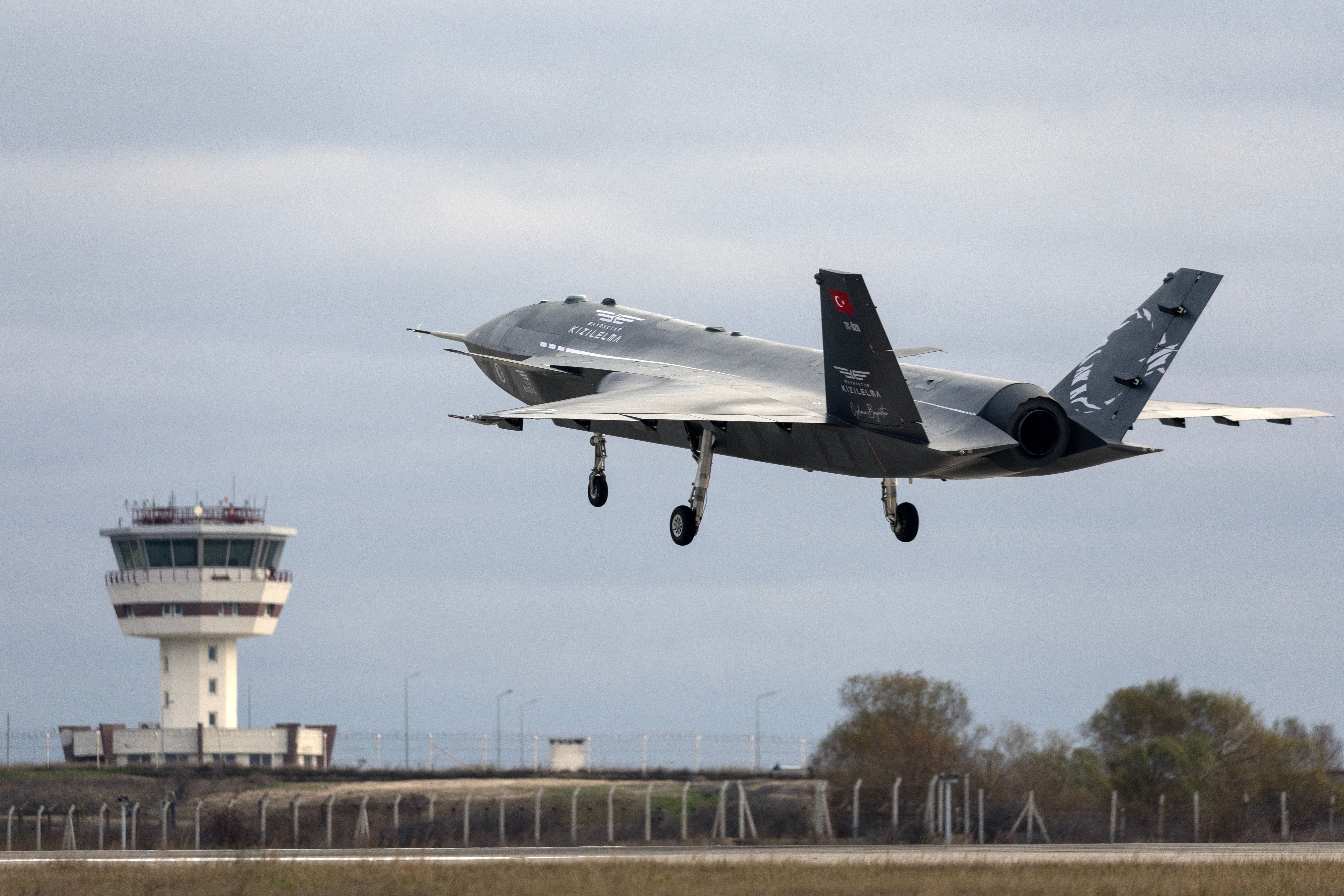 Baykar’s Unmanned Fighter Jet Kızılelma Performs its Maiden Flight