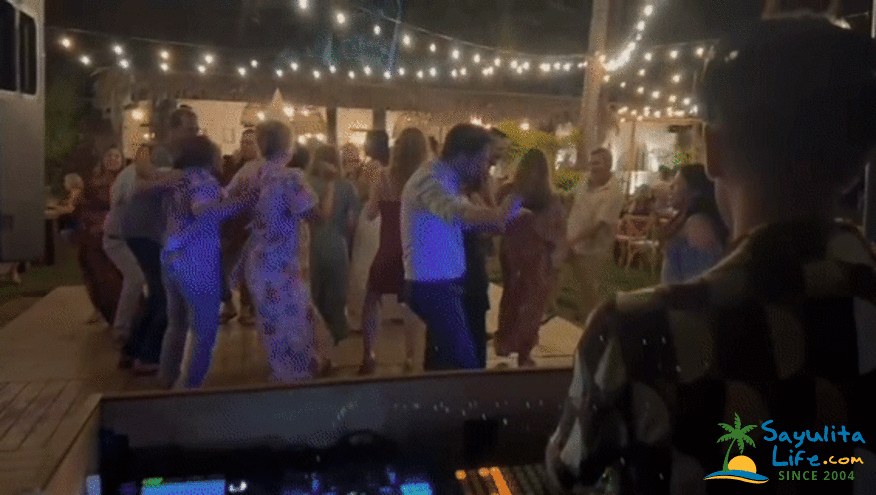 Azul Dario Slow Jams DJ in Sayulita Mexico
