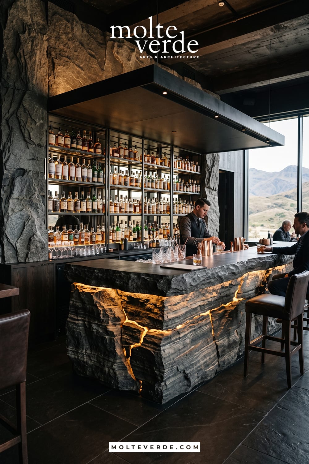 Doğal taş ve kaya görünümlü ışıklı bar tasarımı