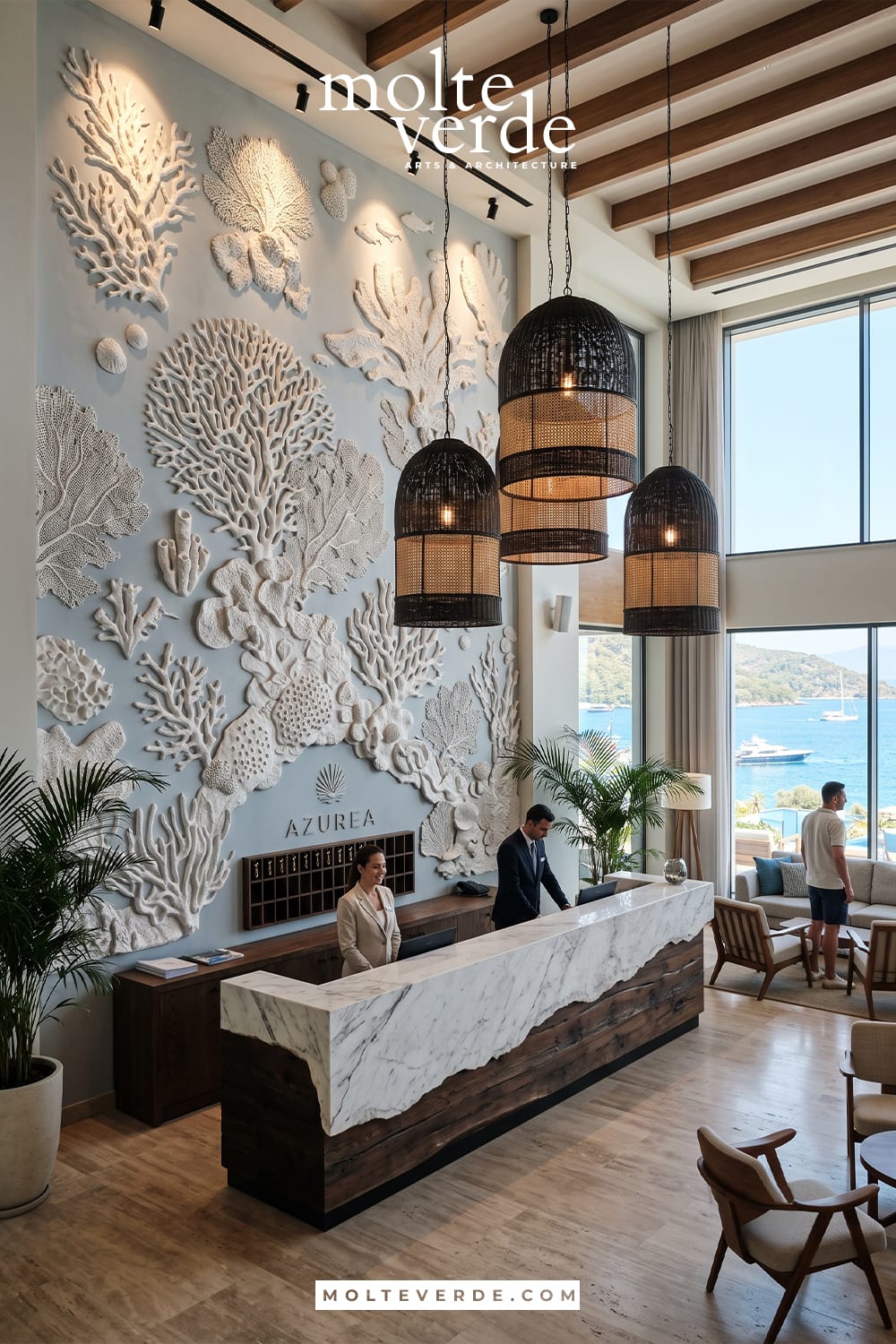 Otel lobisi resepsiyon banko arkasındaki duvarda okyanus temalı 3 boyutlu duvar rölyefi tasarımı