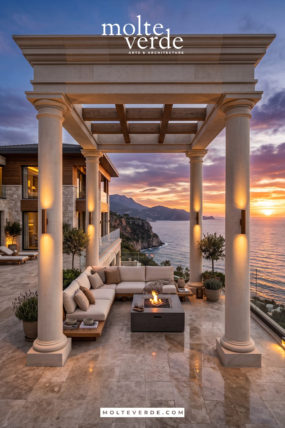 Bahçede klasik sütunlu beton pergola tasarımı