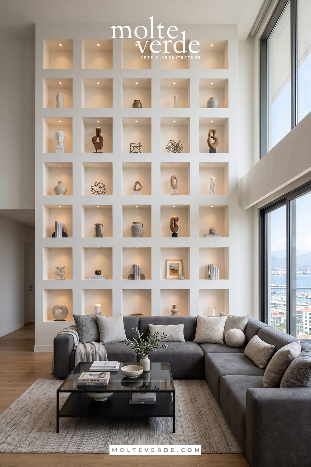 Minimal tarzdaki salondaki duvarda niş tasarımları