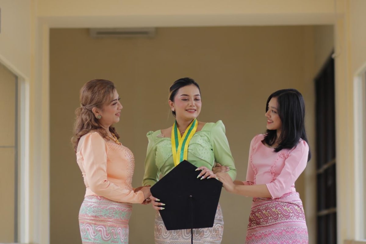 Phyu Sin Yadanar Thein - Photo 23