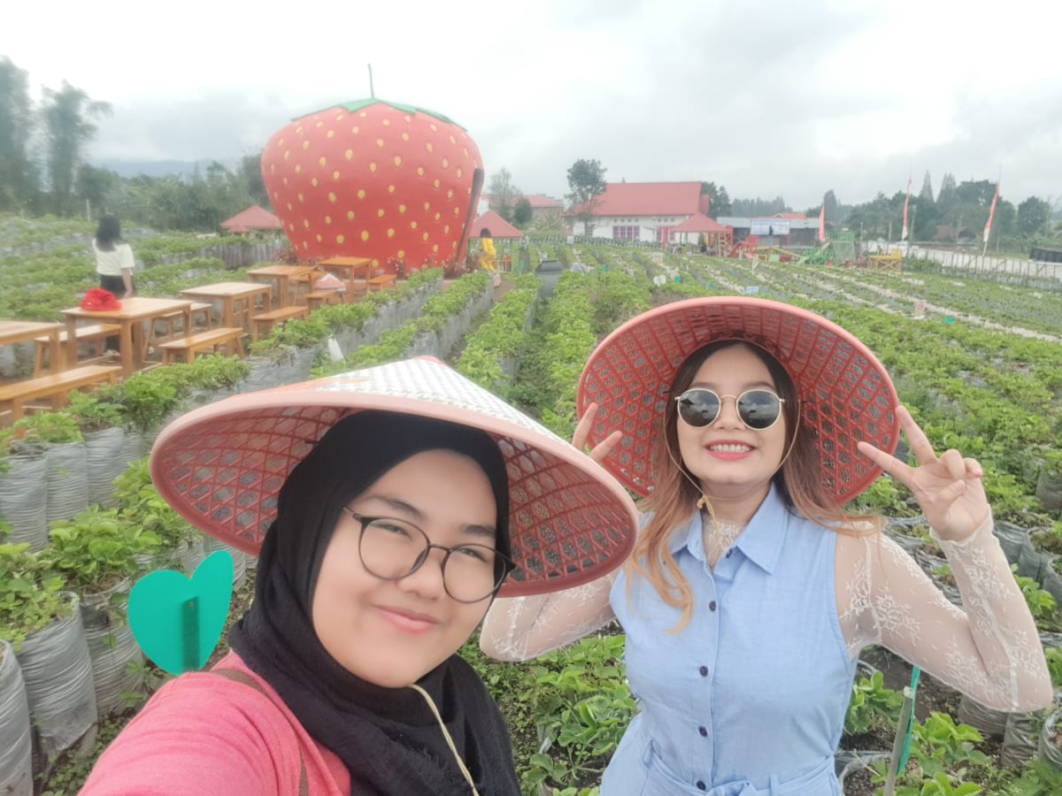Phyu Sin Yadanar Thein - Photo 6