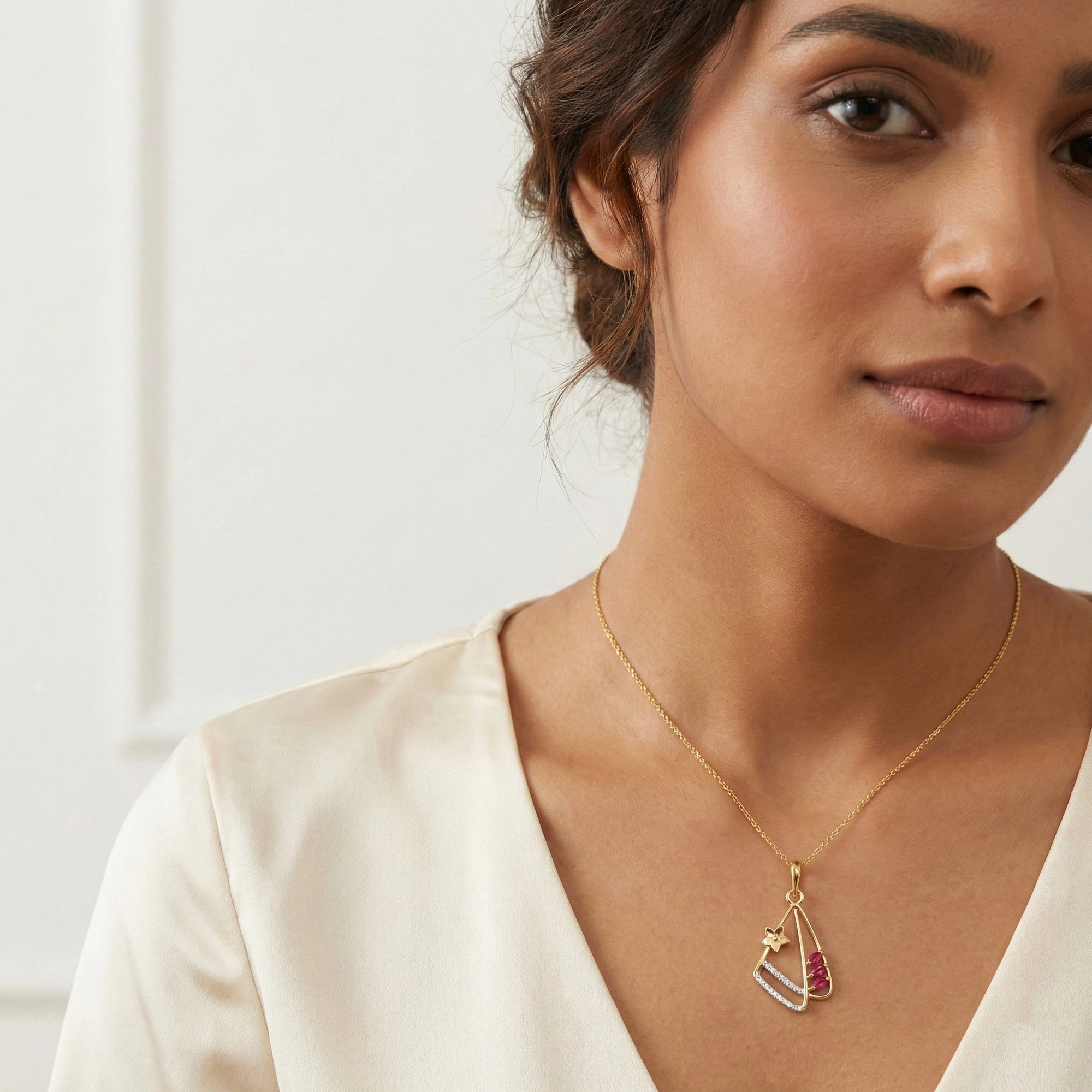Yellow Gold Diamond Pendant thumbnail 4