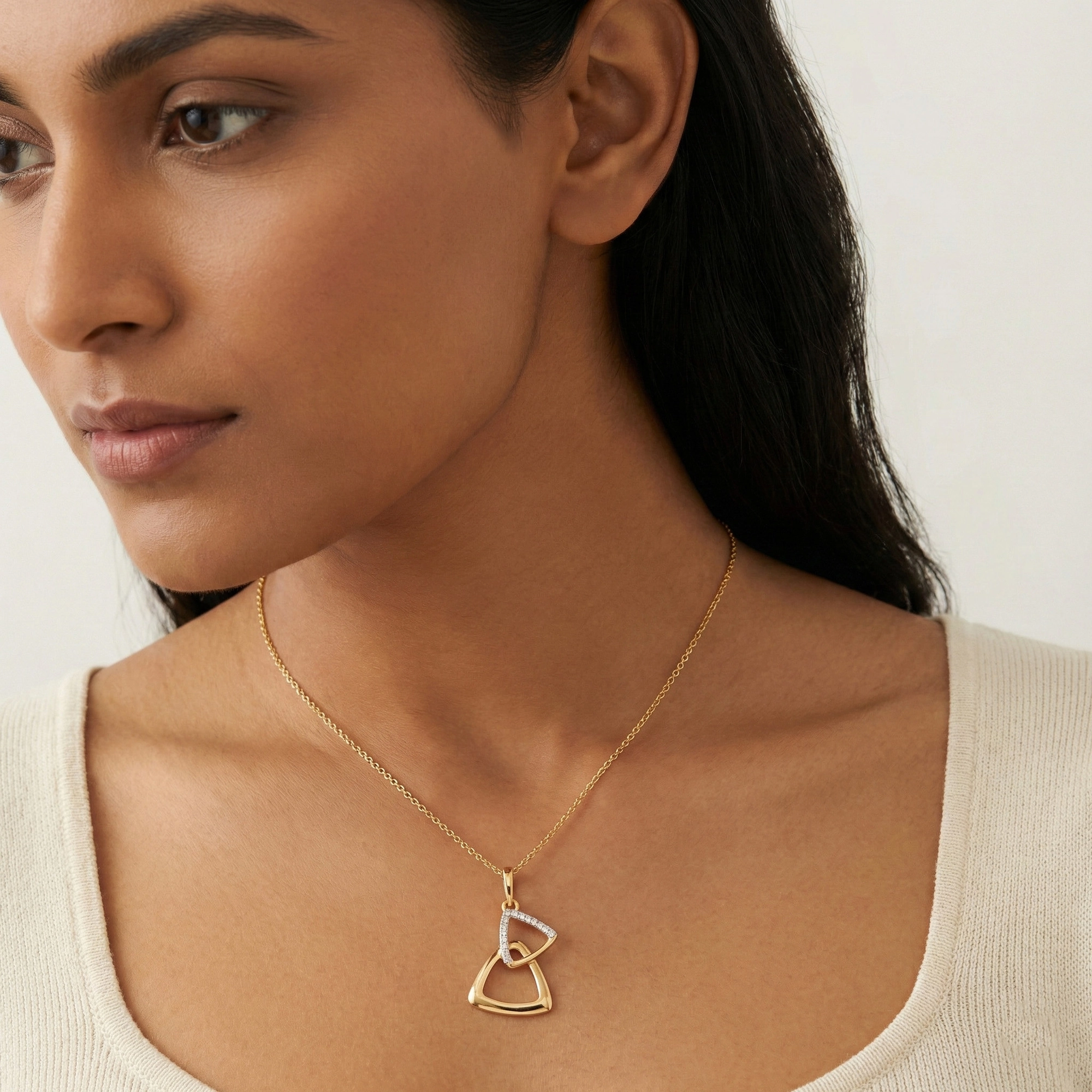 Yellow Gold Diamond Pendant thumbnail 4