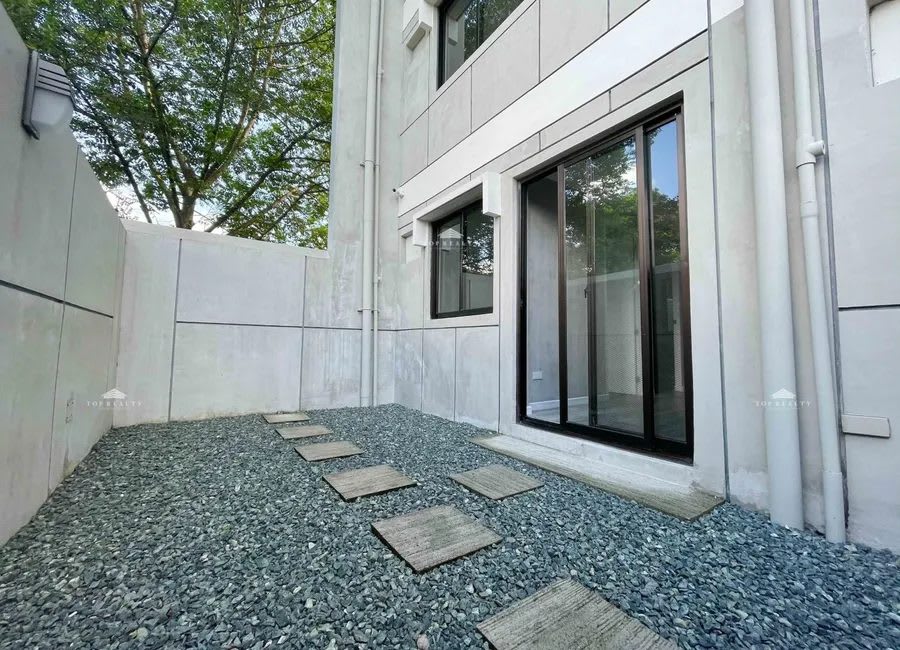 AFPOVAI Storey Apartment Building Slot Available in Taguig