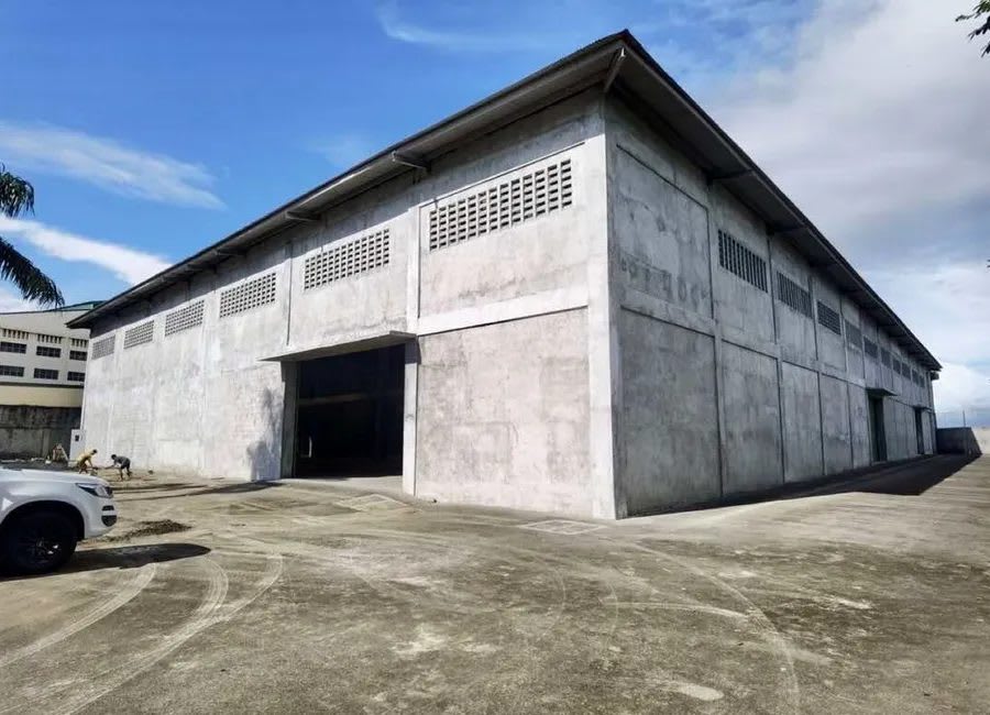 Industrial Warehouse with Office Building for Sale in Cavite (photo 1 of 2)