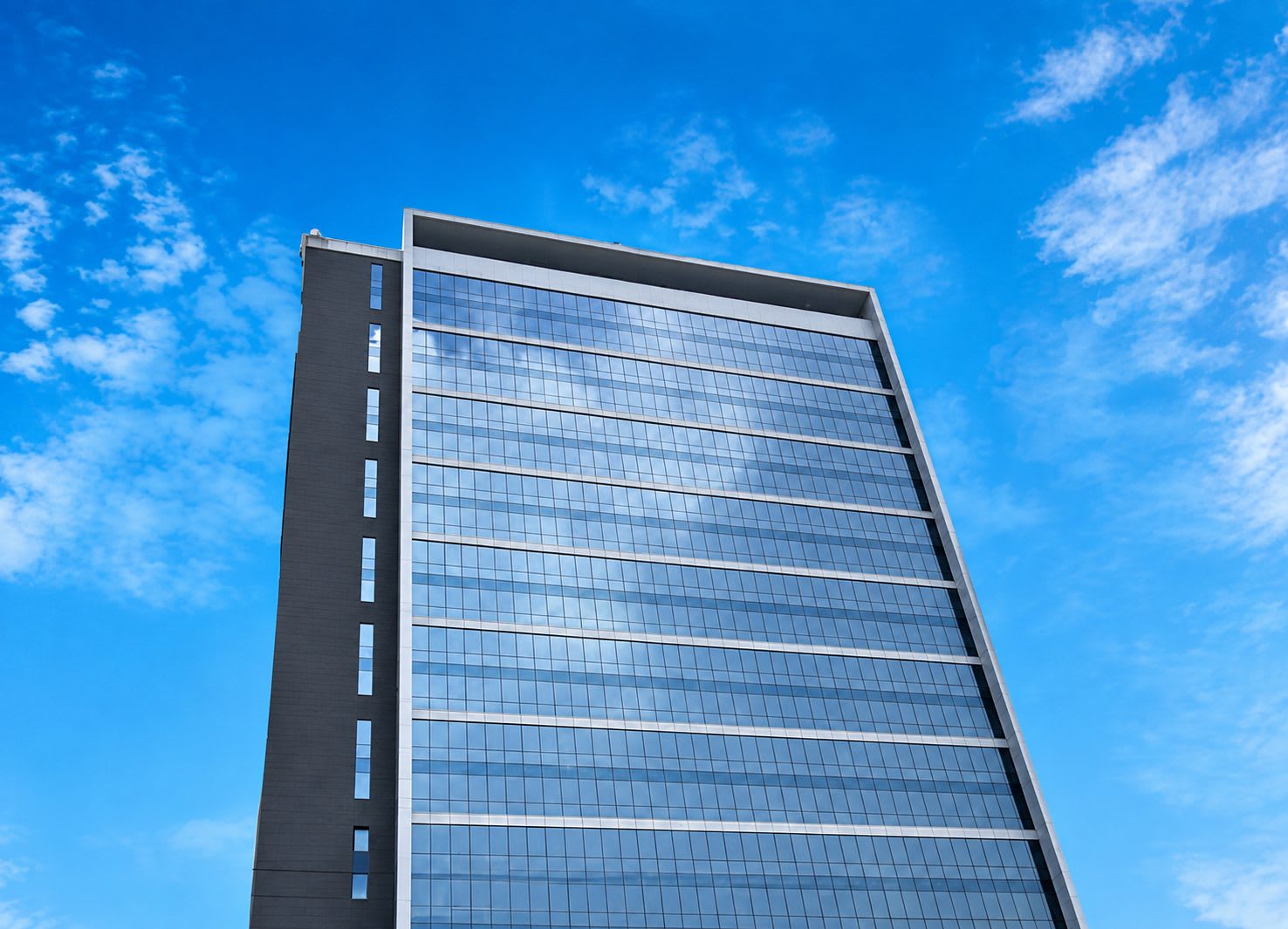 EDSA Building for Rent Near MRT Quezon Avenue Station, QC