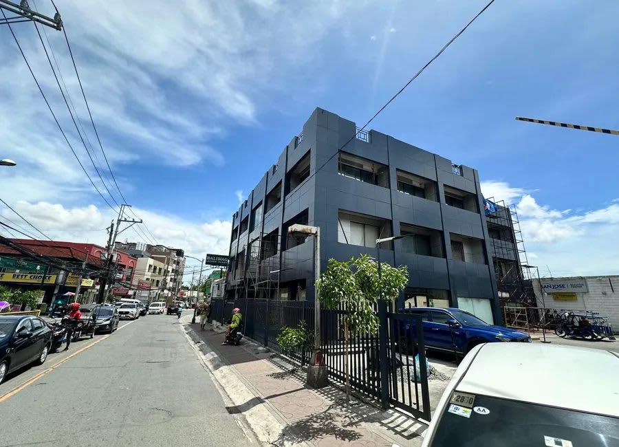 Commercial Building for Sale in Sucat, Paranaque City Area (photo 1 of 3)