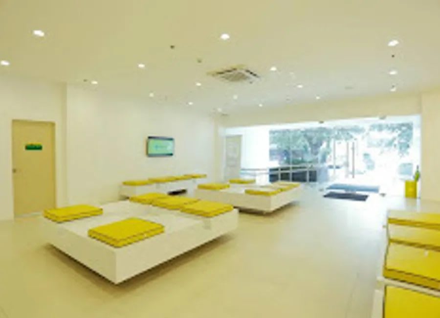 Income-Generating Hotel Building for Sale in Paranaque City (photo 1 of 4)