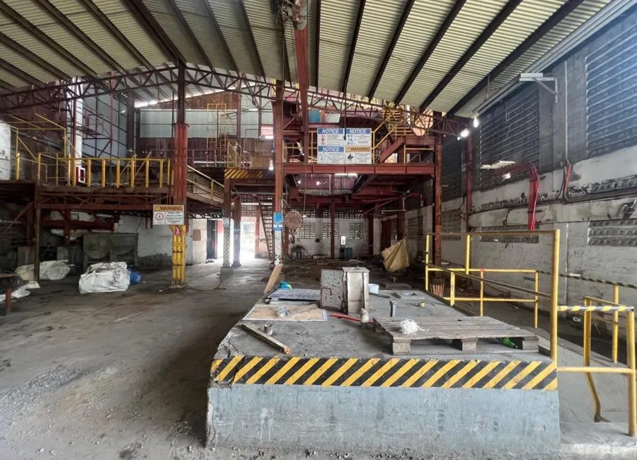 Warehouse for Sale Along West Service Road, Paranaque City