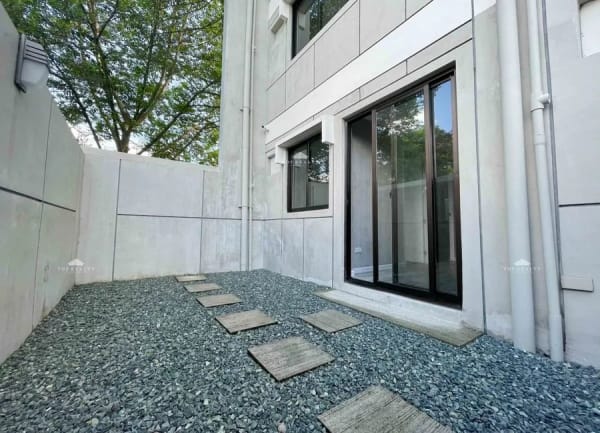 AFPOVAI Storey Apartment Building Slot Available in Taguig