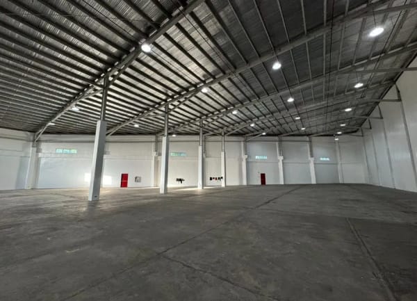 Warehouse for Lease in Light Industry and Science Park III (photo 1 of 4)