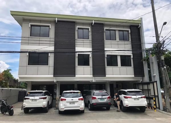 Apartment Building for Sale in The Fort, BGC, Taguig City (photo 1 of 3)