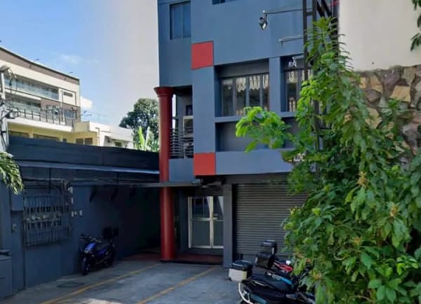 Commercial Building for Sale in New Manila, Quezon City Area (photo 1 of 4)