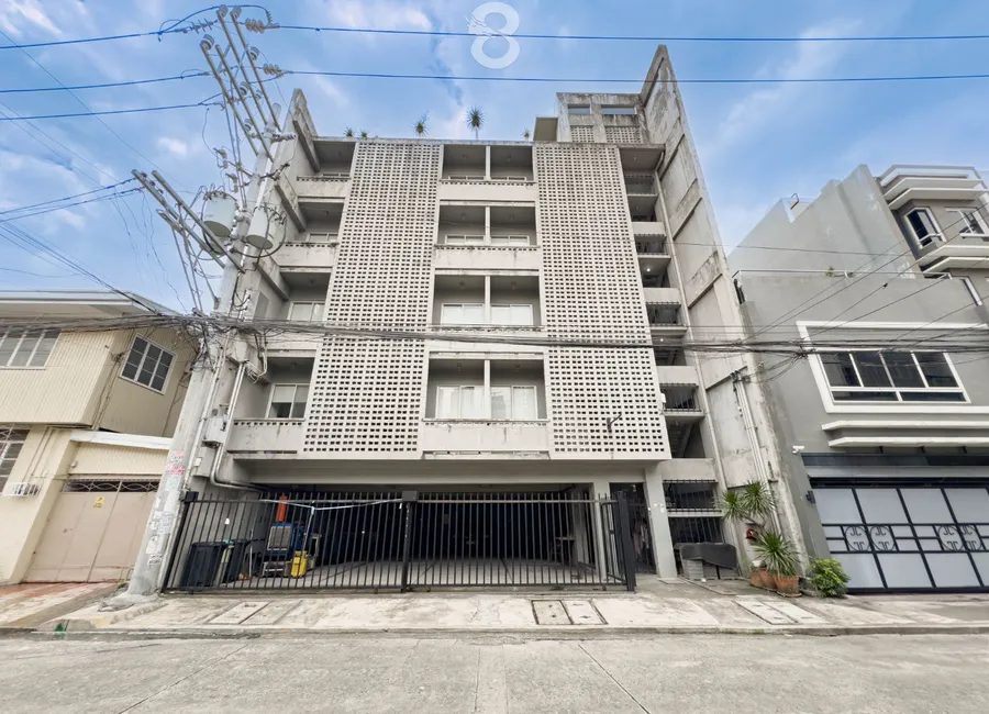 Commercial building in central Makati