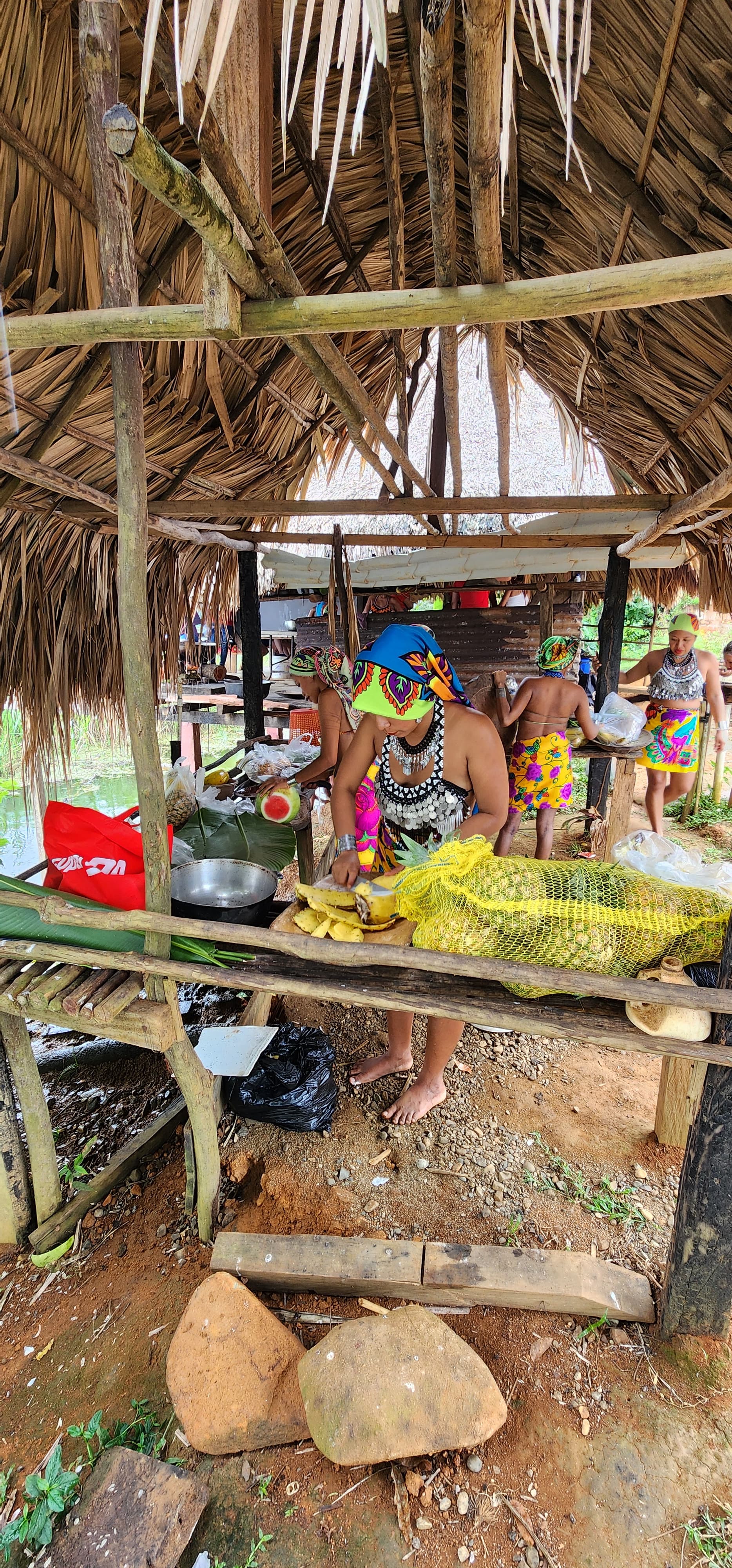 Ember&aacute; Village Experience