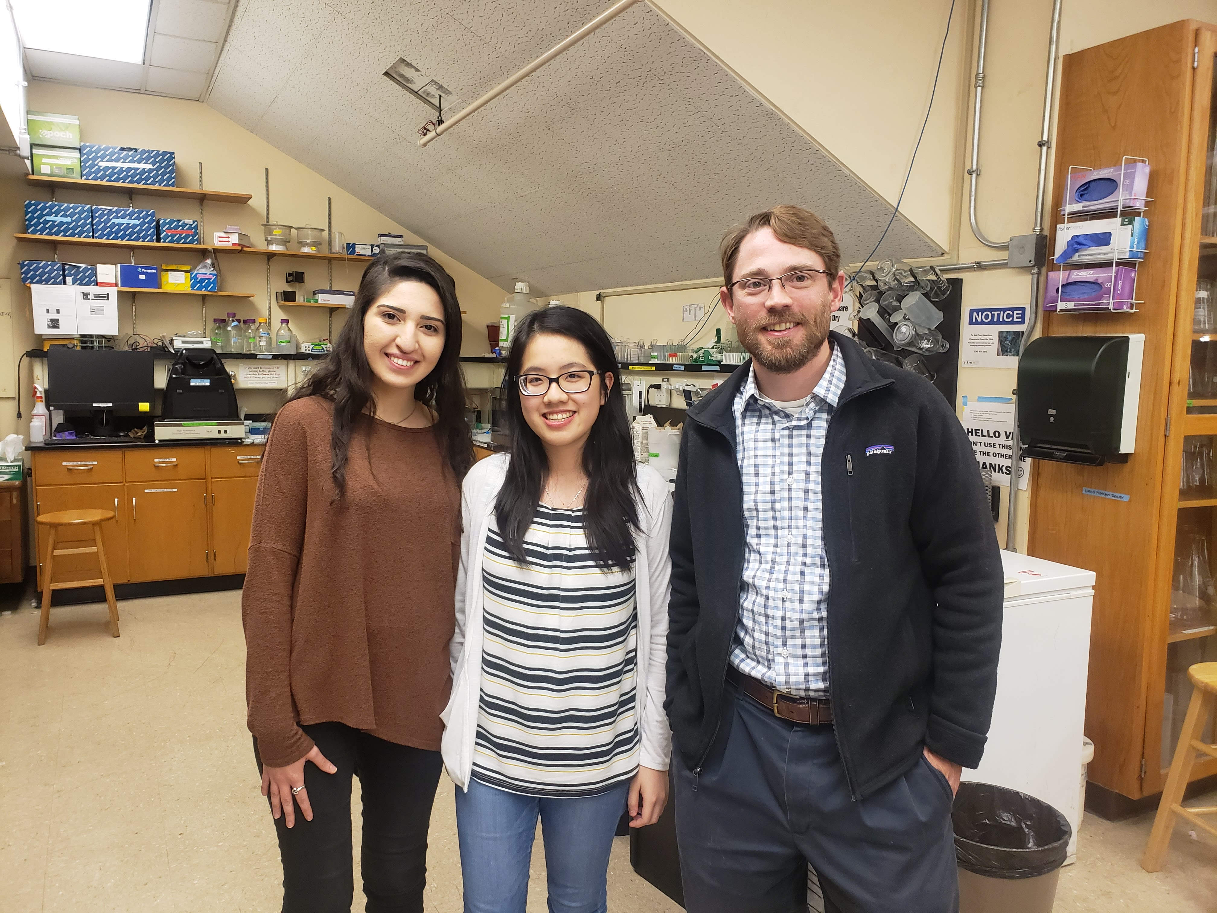 Farrah, Dzung, Dr. B in lab