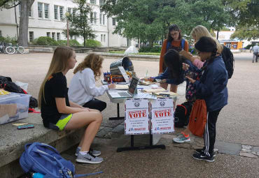 UT Votes Members Registering Voters