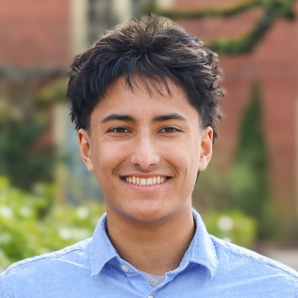 Headshot of Aaron Busi