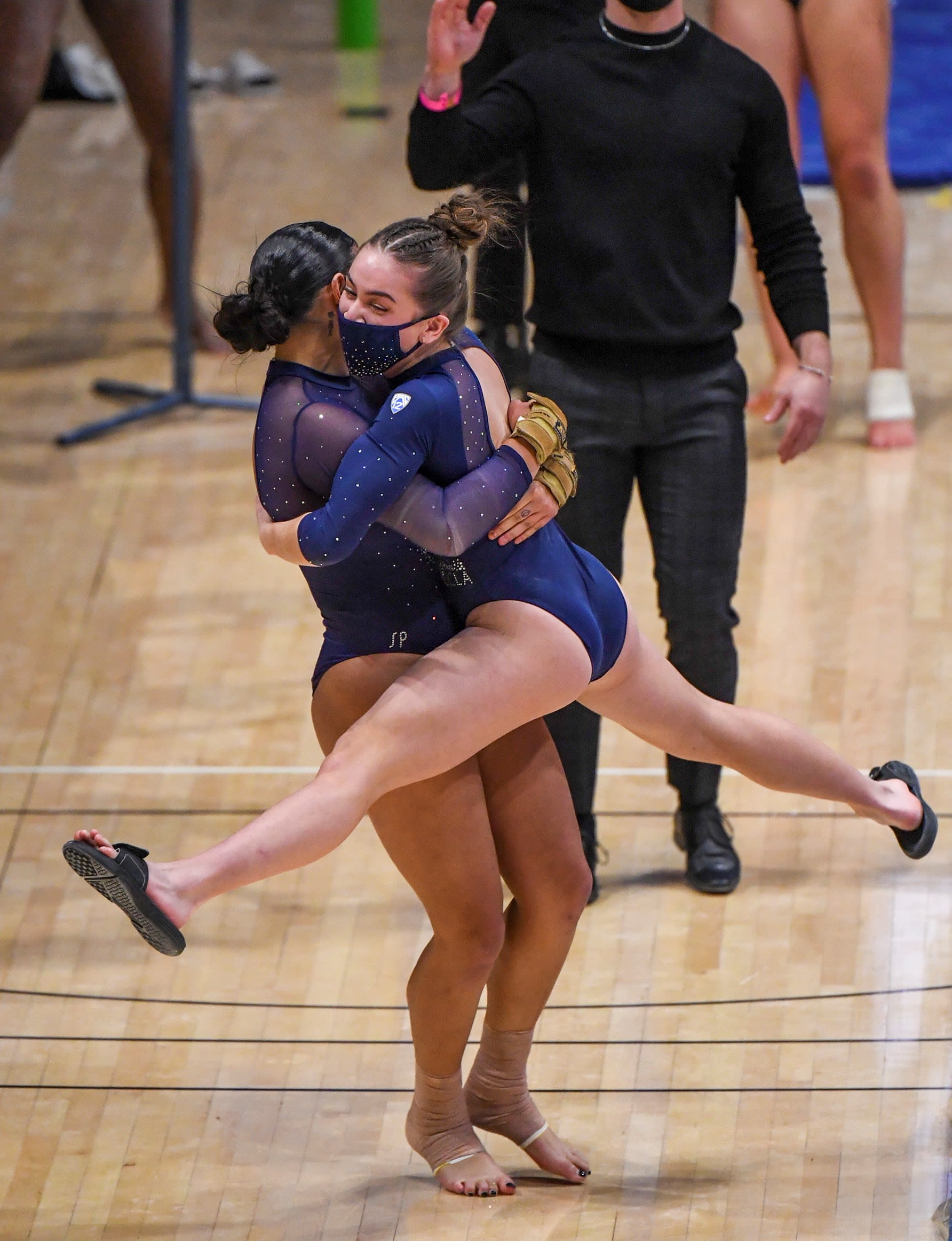 UCLA гимнастка